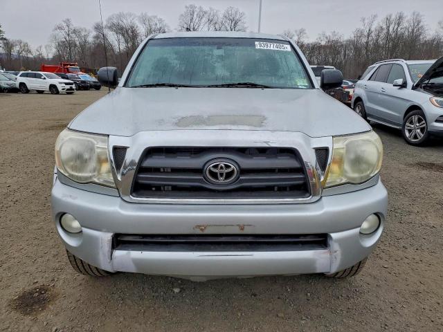 Toyota Tacoma Access Cab Image 11