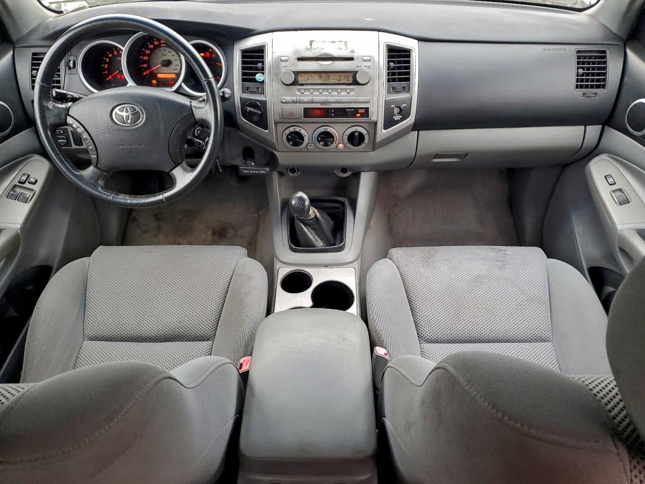Toyota Tacoma Access Cab Image 8