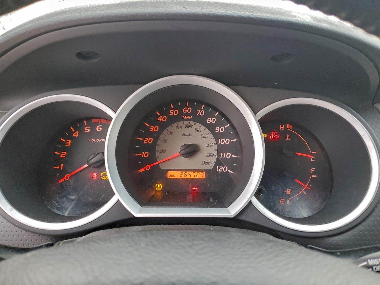 Toyota Tacoma Access Cab Image 4