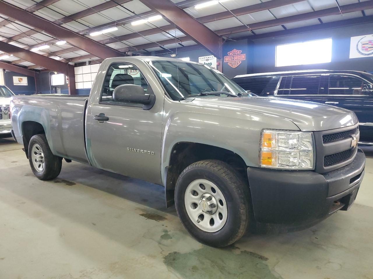 Chevrolet Silverado K1500 Image 8
