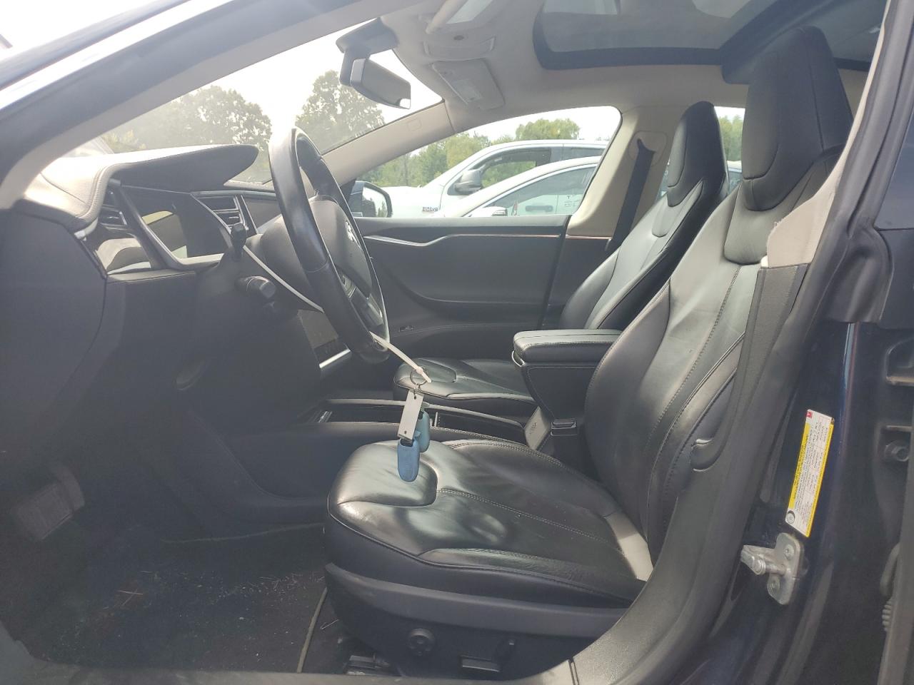 Tesla Model S Image 4