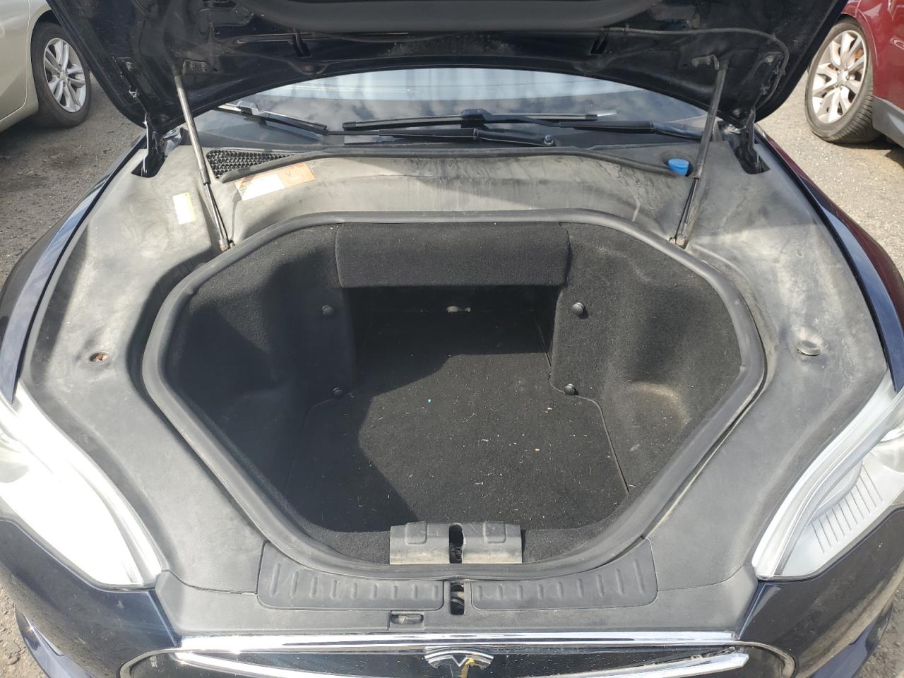 Tesla Model S Image 11