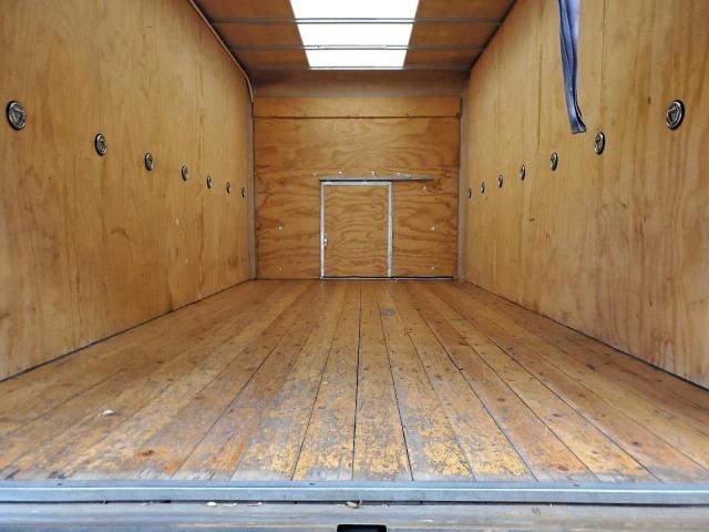 Chevrolet Express Image 10