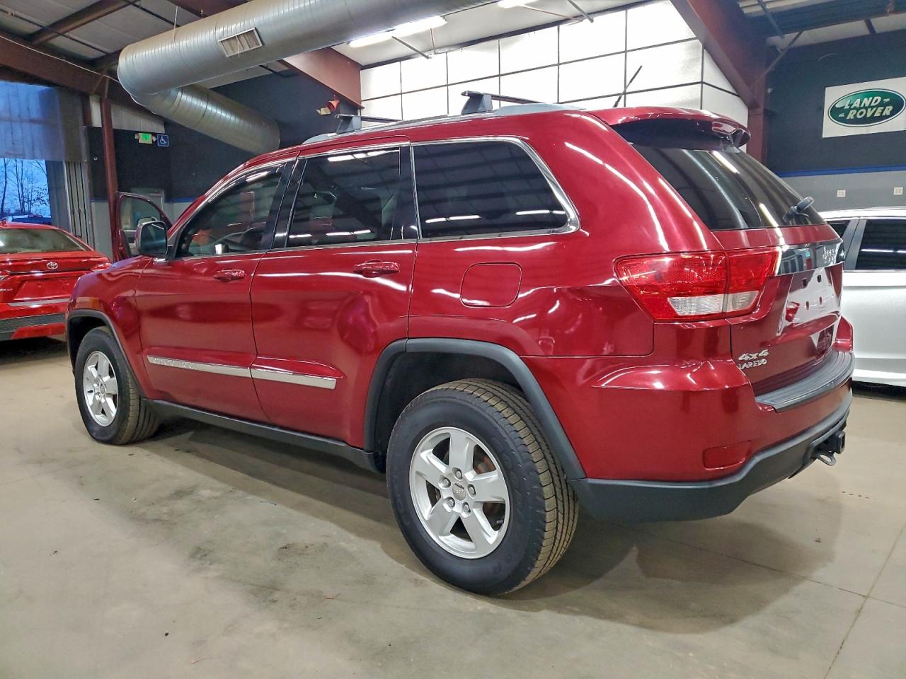 Jeep Grand Cherokee Laredo Image 3