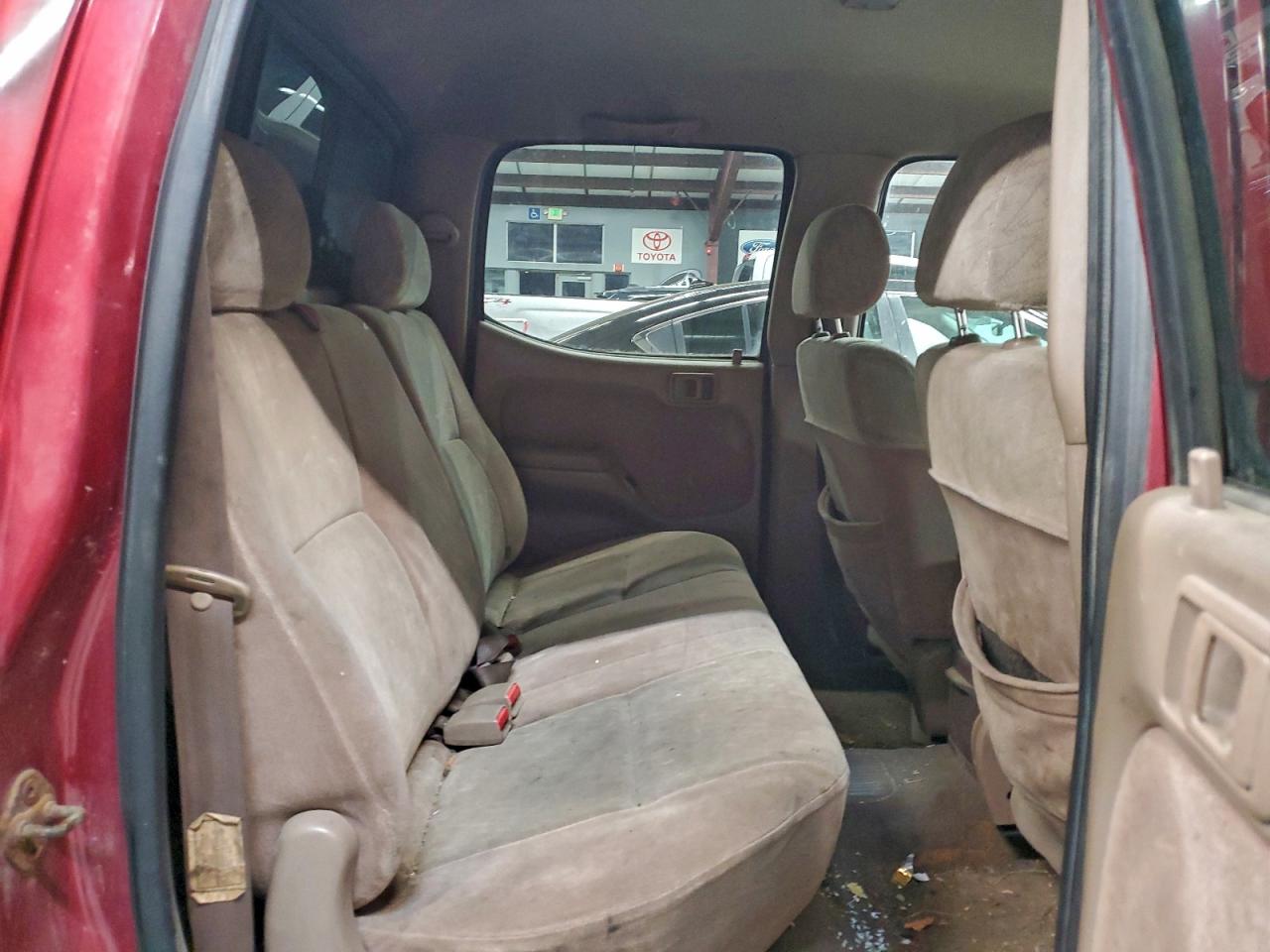 Toyota Tacoma Double Cab Image 4