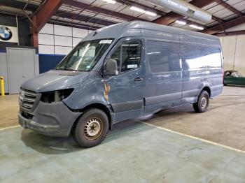  Salvage Mercedes-Benz Sprinter