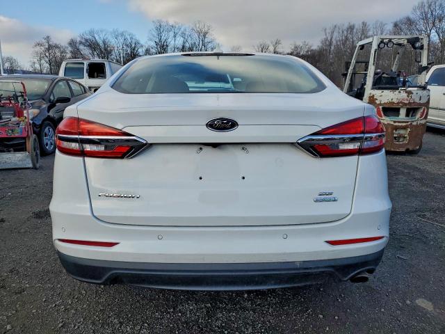 Ford Fusion Se Image 8