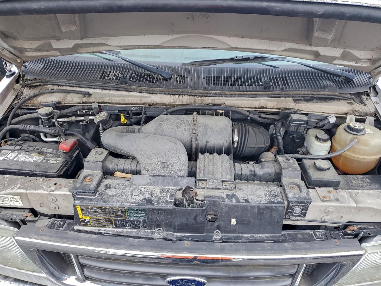 Ford Econoline E250 Van Image 8