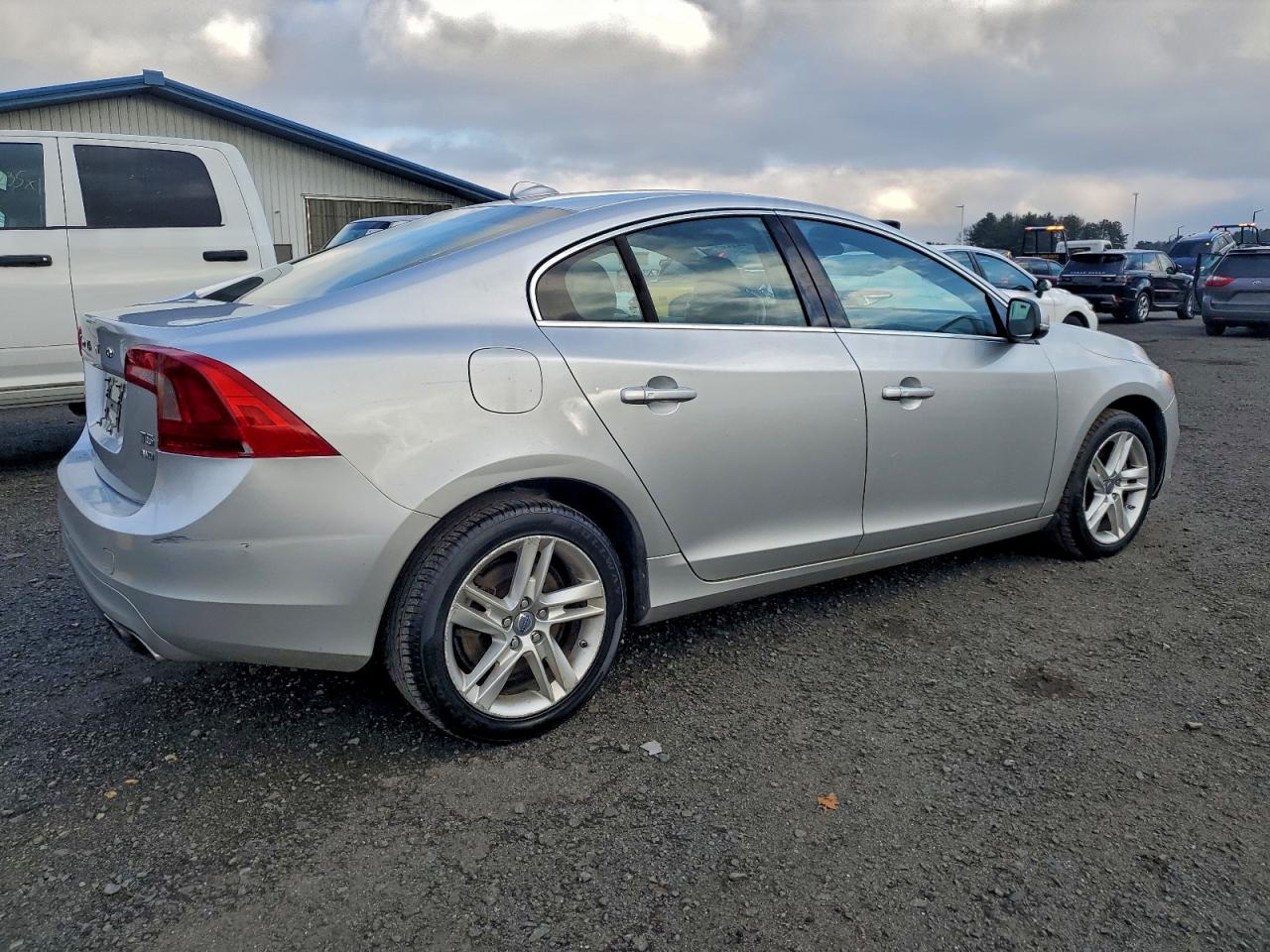 Volvo S60 Premier Image 12