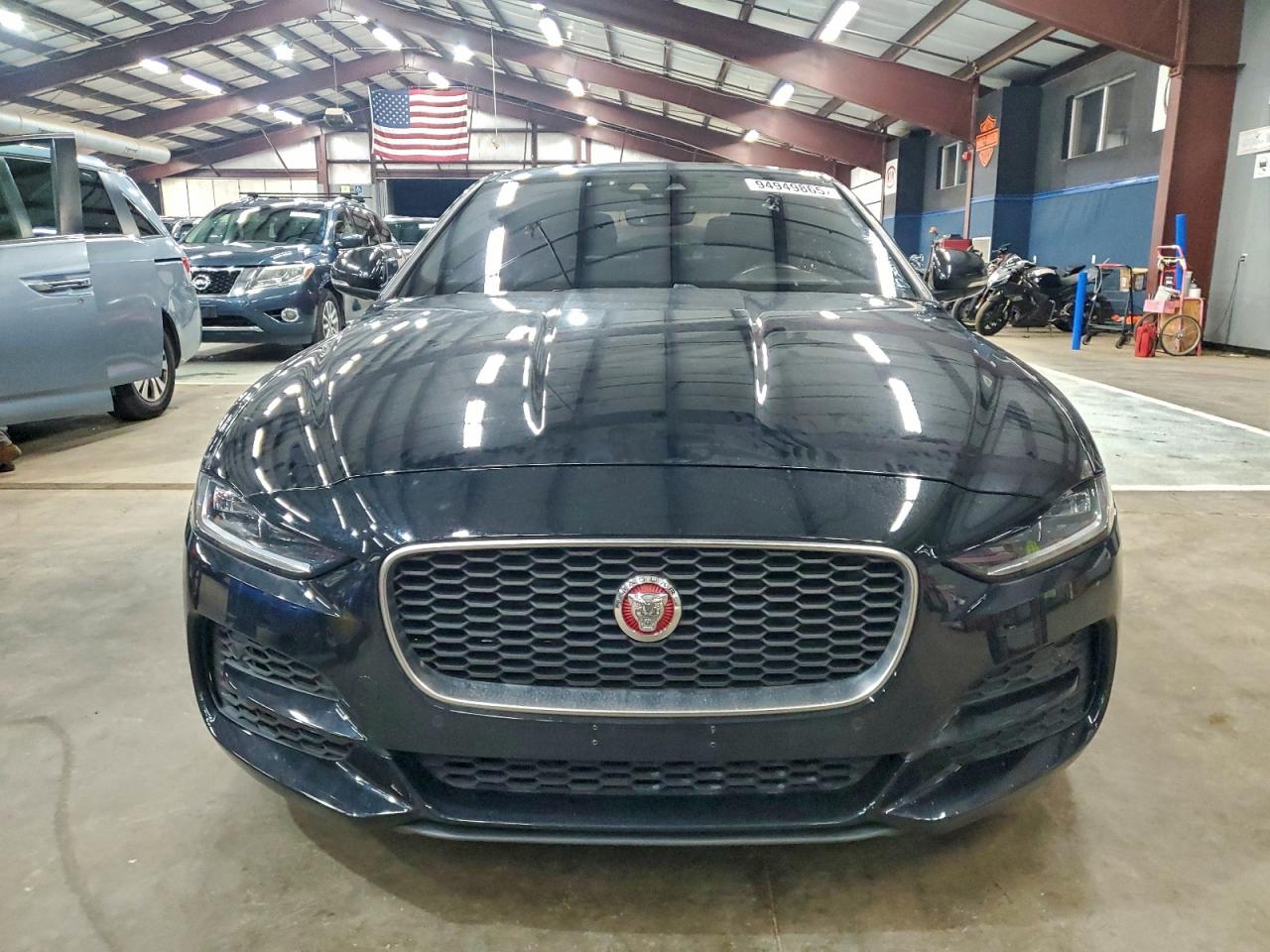 Jaguar XE S Image 5