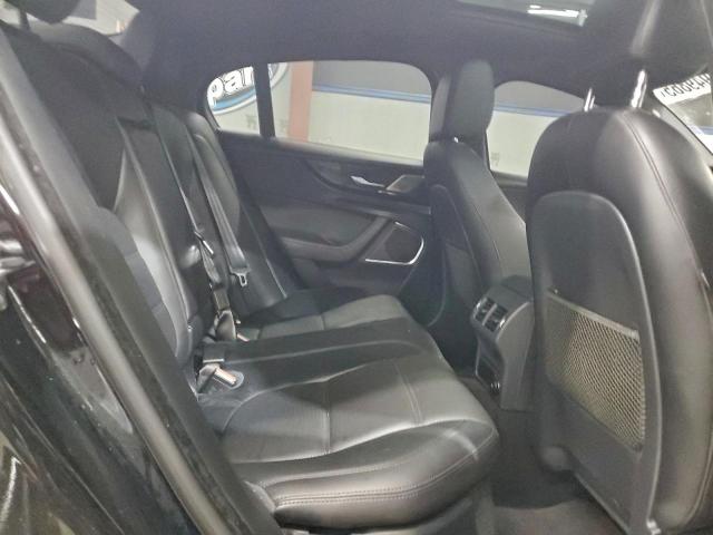 Jaguar XE S Image 7