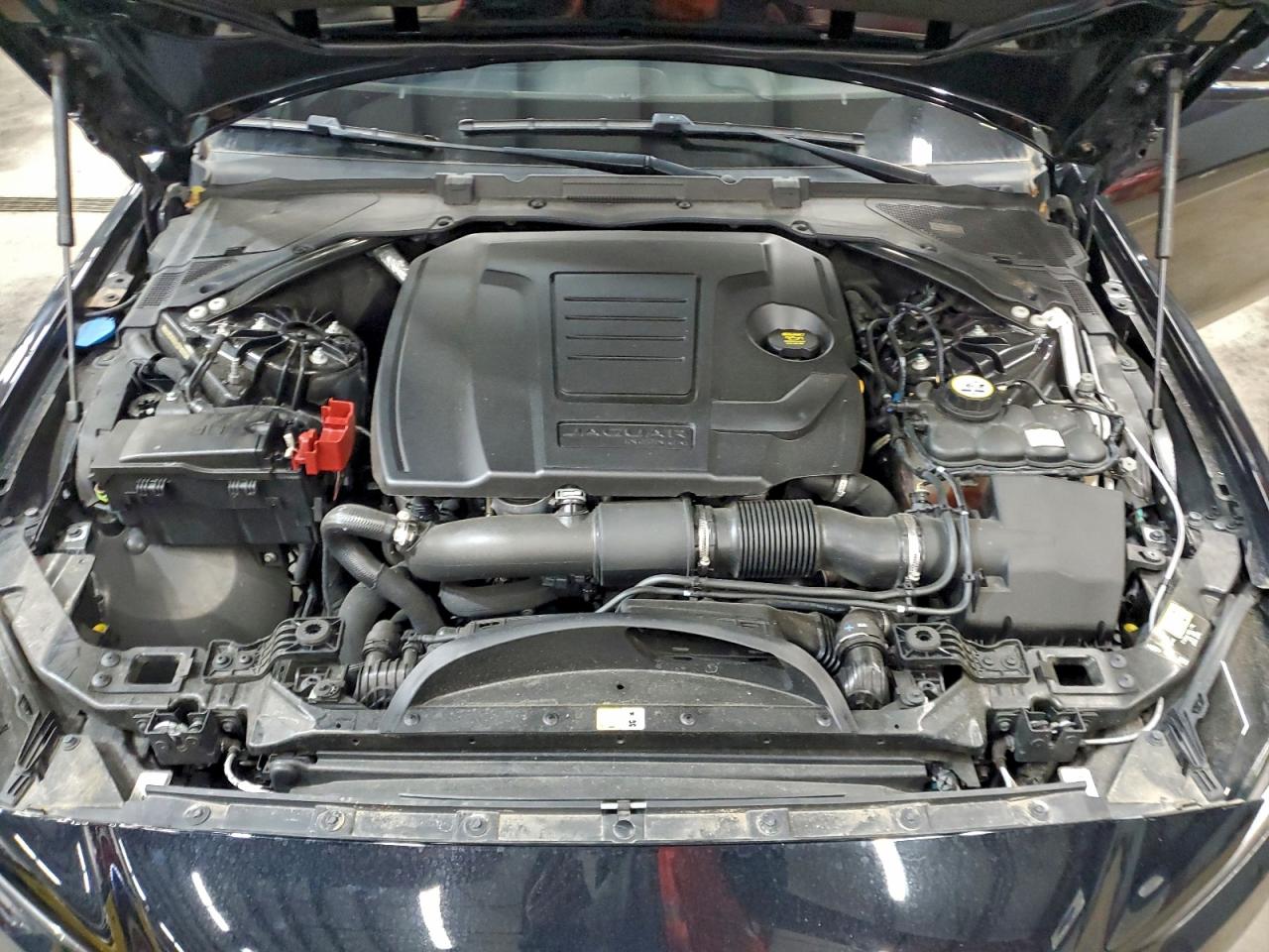 Jaguar XE S Image 11