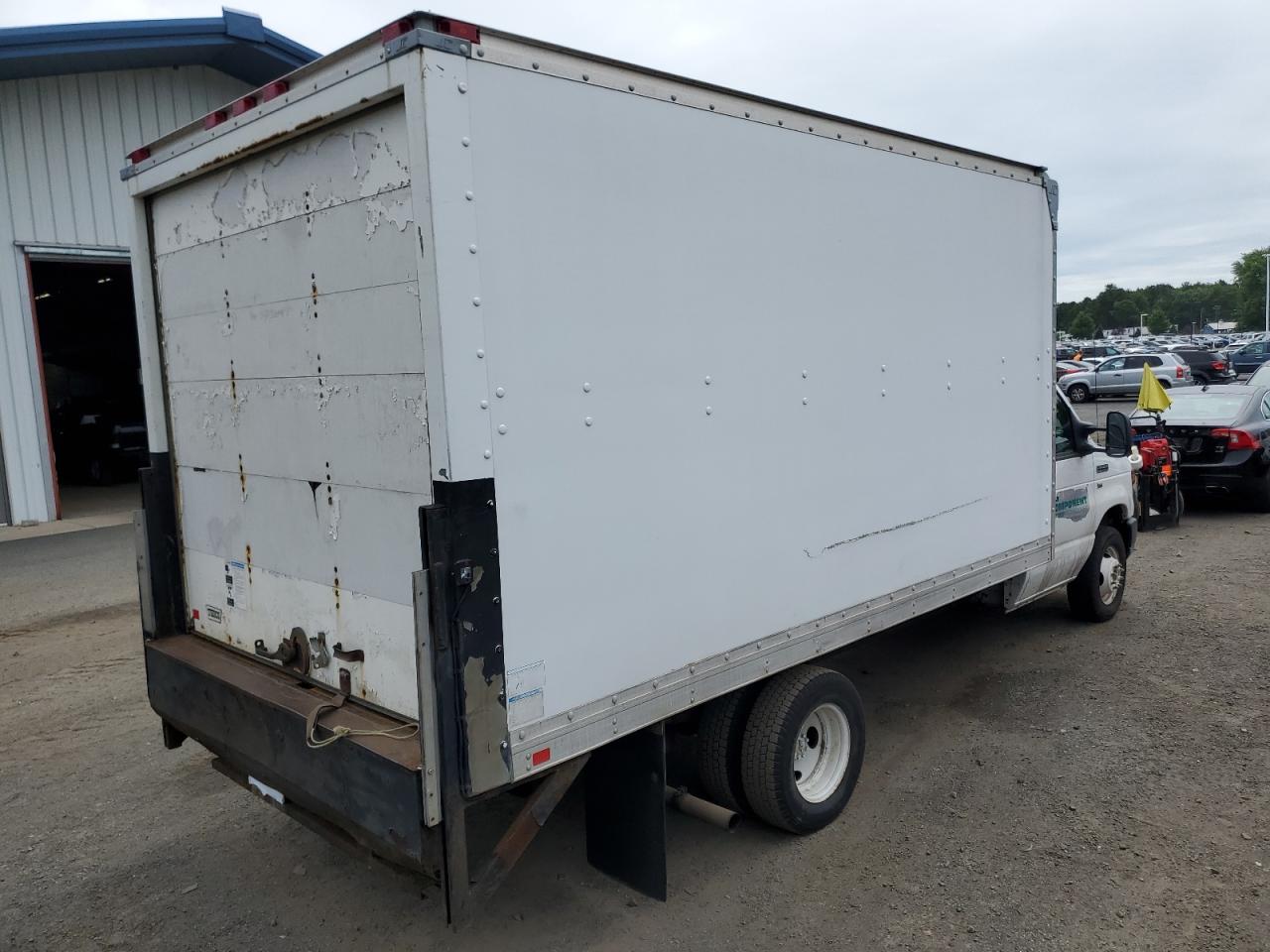 Ford E-350 E350 Super Duty Cutaway Van Image 11