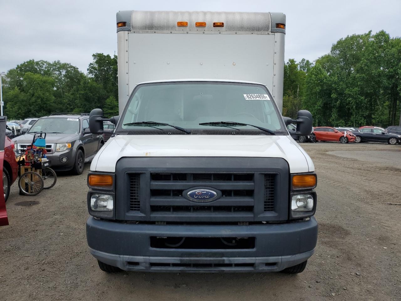 Ford E-350 E350 Super Duty Cutaway Van Image 3