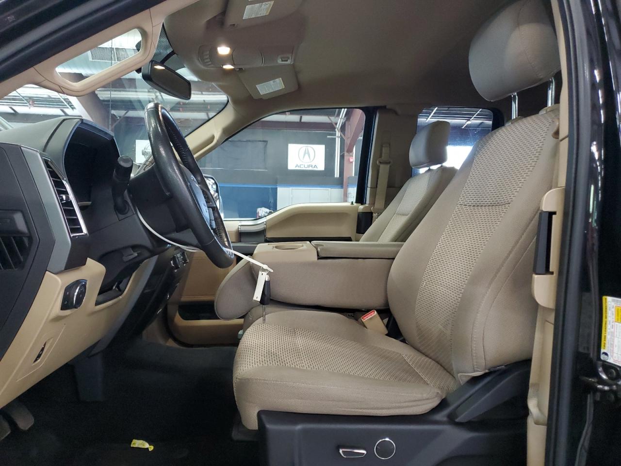 Ford F-150 Super Cab Image 5