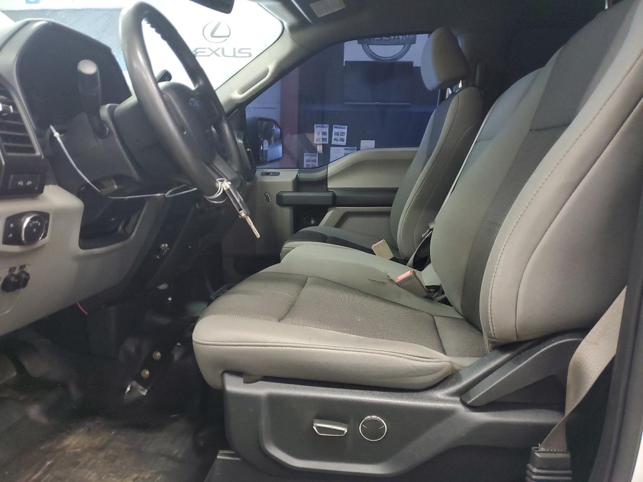 Ford F-150 Supercrew Image 4