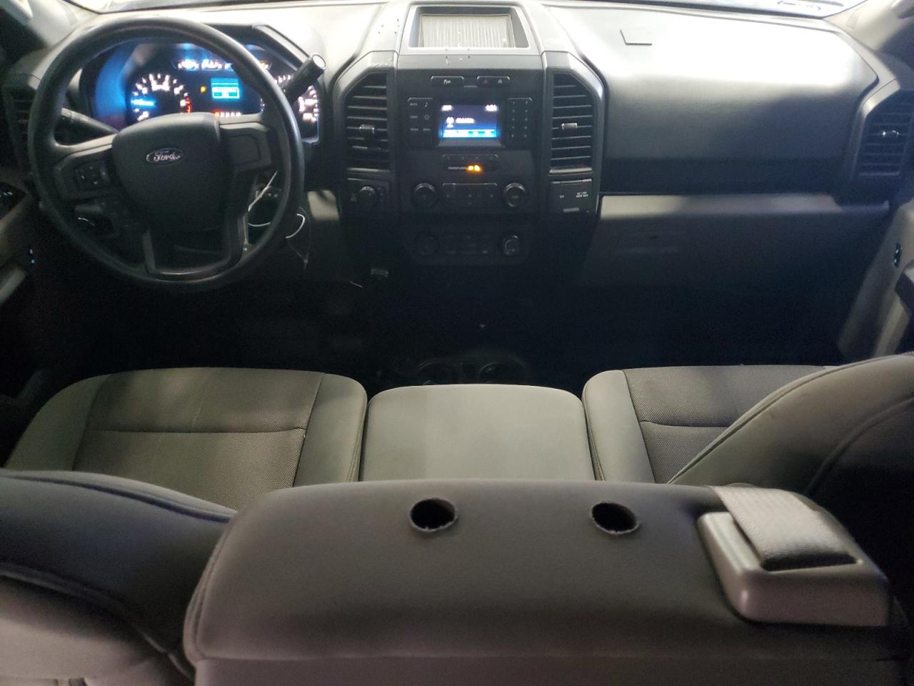 Ford F-150 Supercrew Image 8