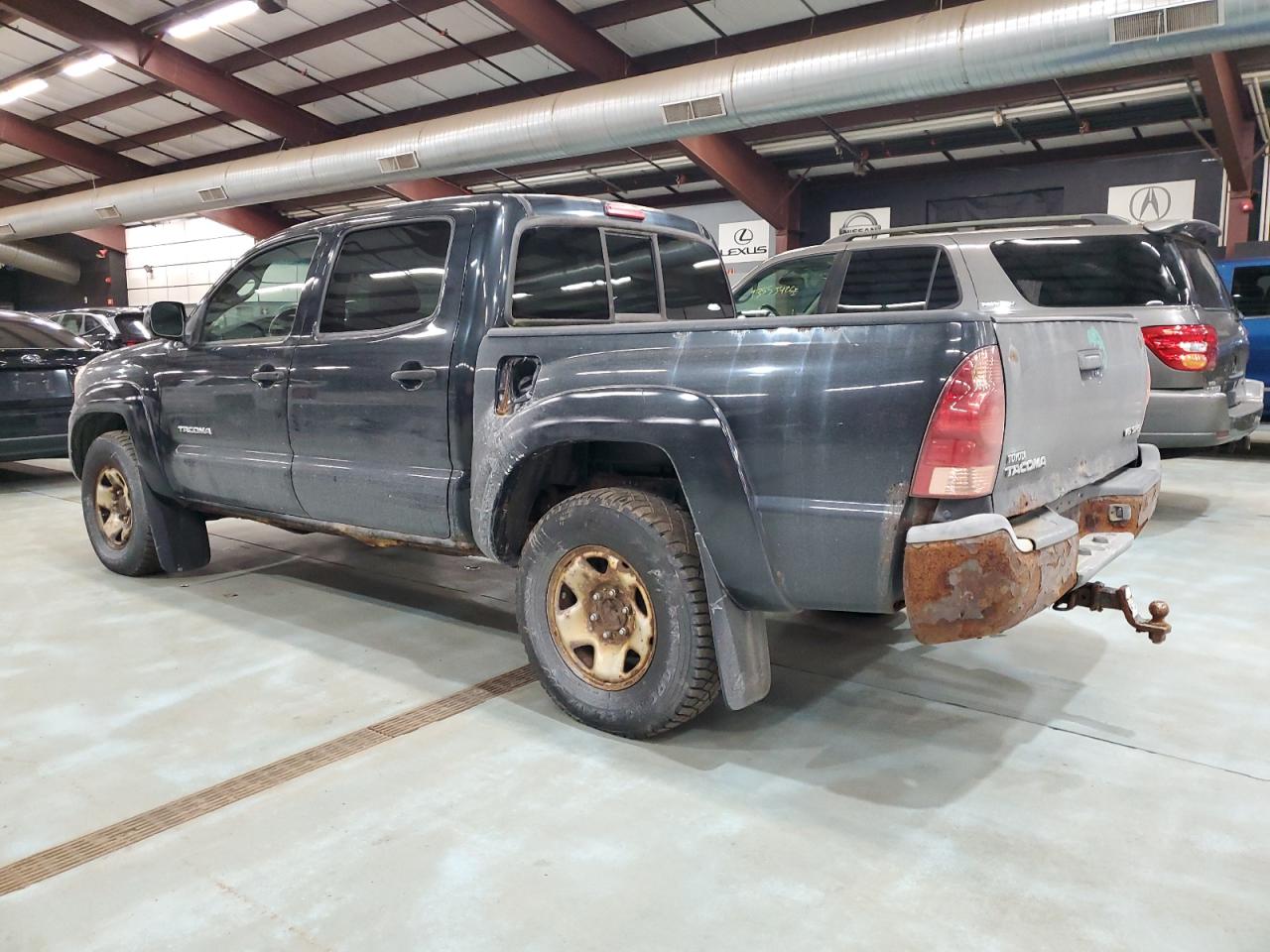 Toyota Tacoma Double Cab Image 10
