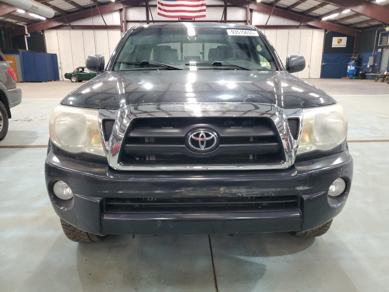 Toyota Tacoma Double Cab Image 8