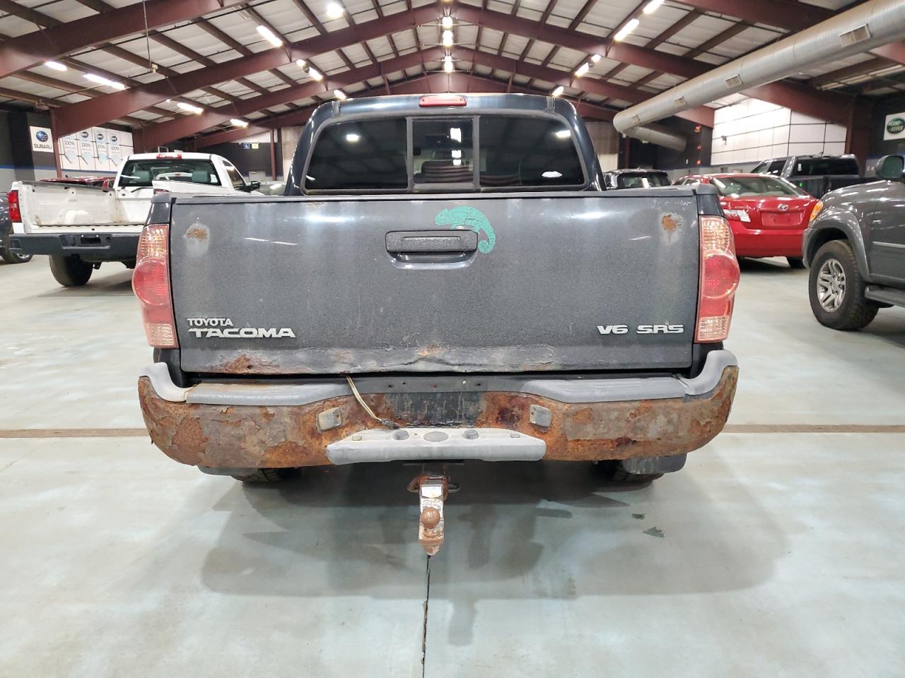 Toyota Tacoma Double Cab Image 7