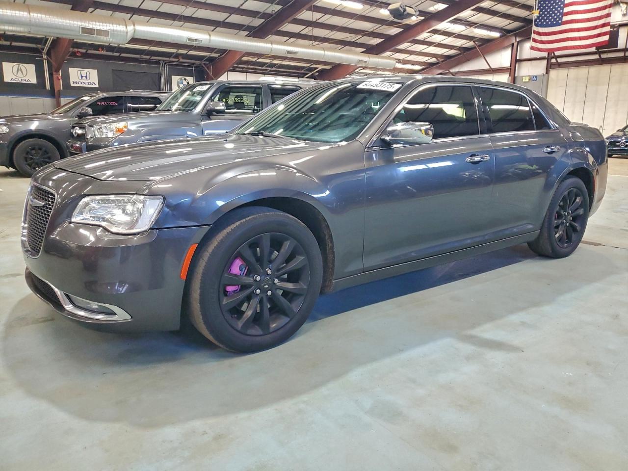 Chrysler 300 Limited Image 1