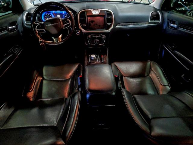 Chrysler 300 Limited Image 8