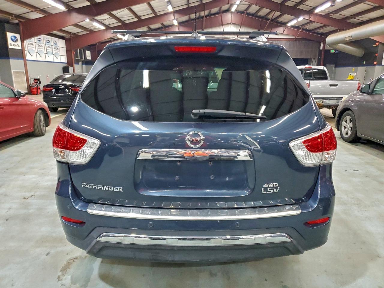 Nissan Pathfinder S Image 10