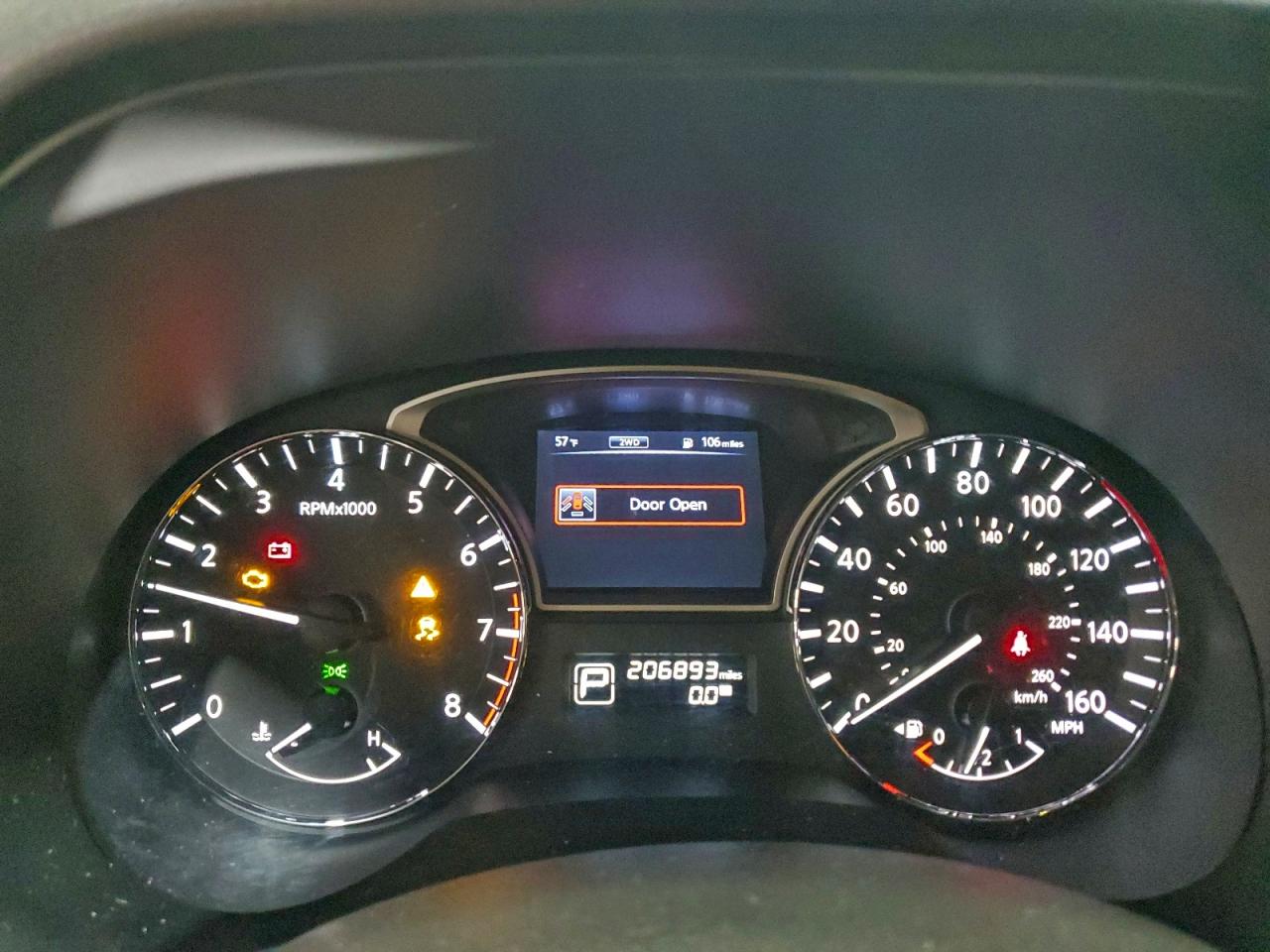 Nissan Pathfinder S Image 4