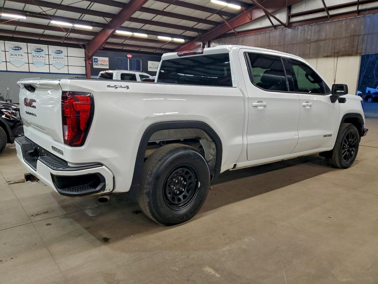 GMC Sierra K1500 Elevation Image 10
