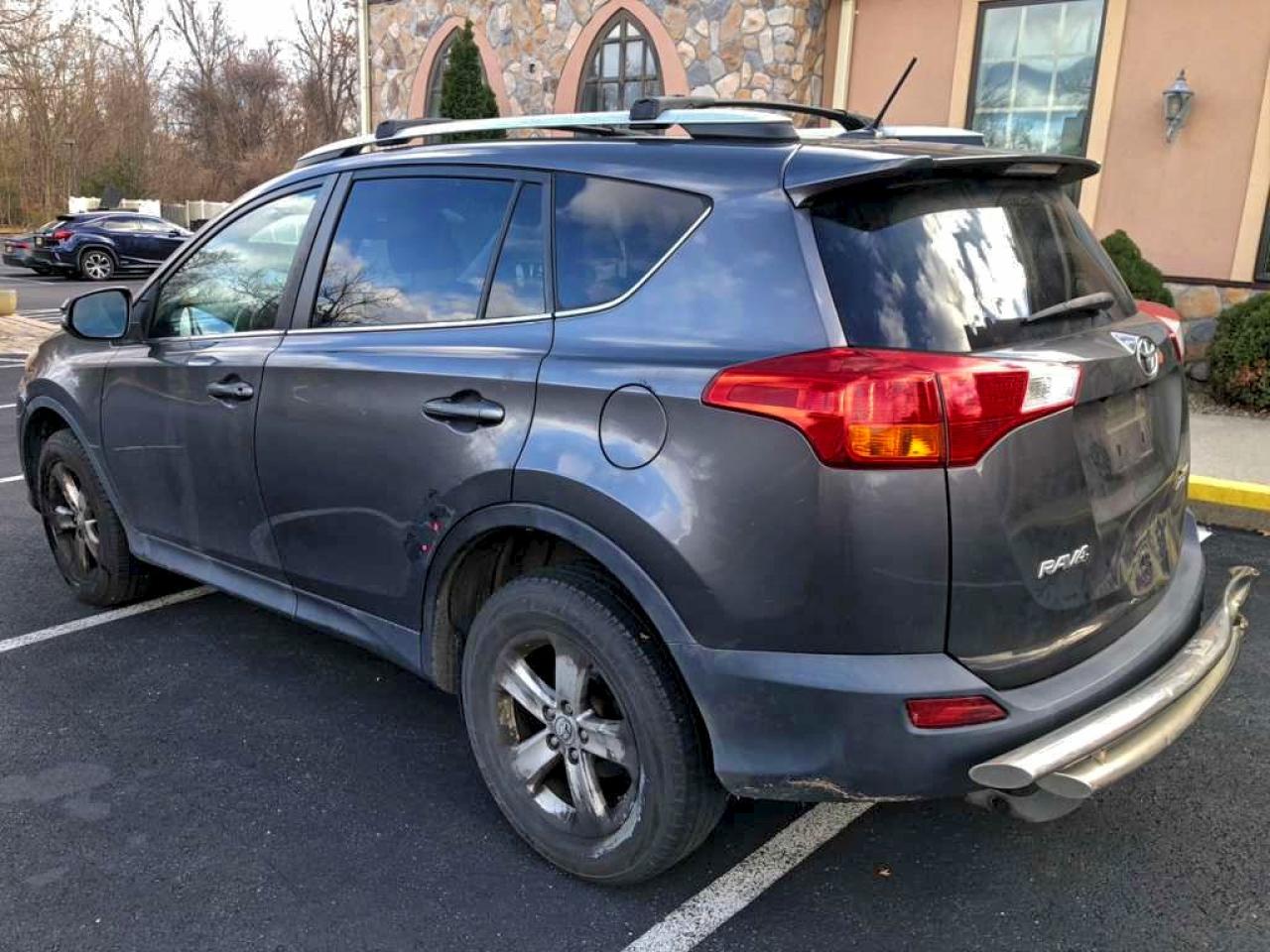 Toyota RAV4 Xle Image 9