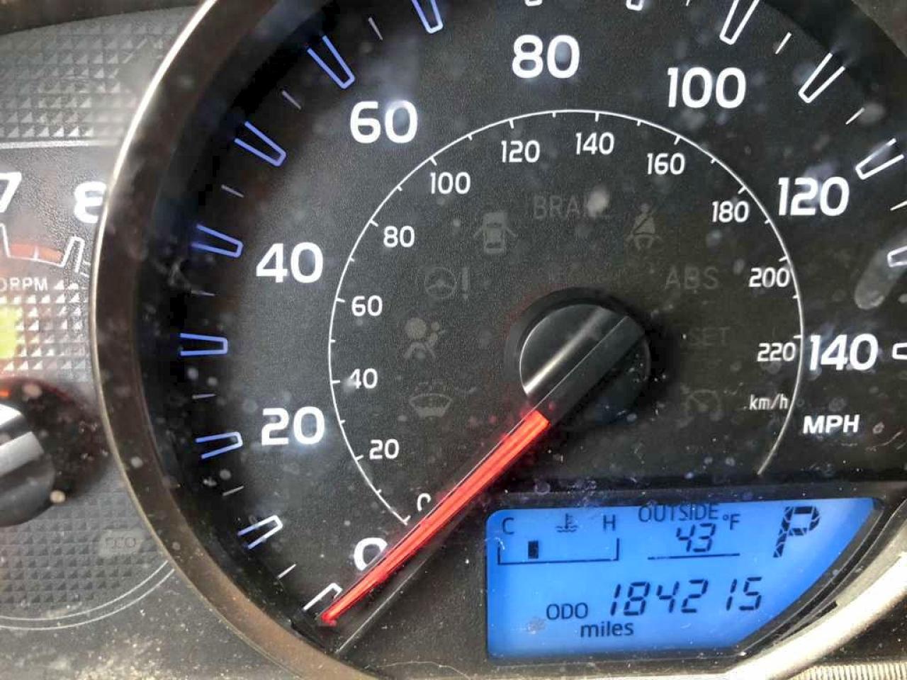 Toyota RAV4 Xle Image 2