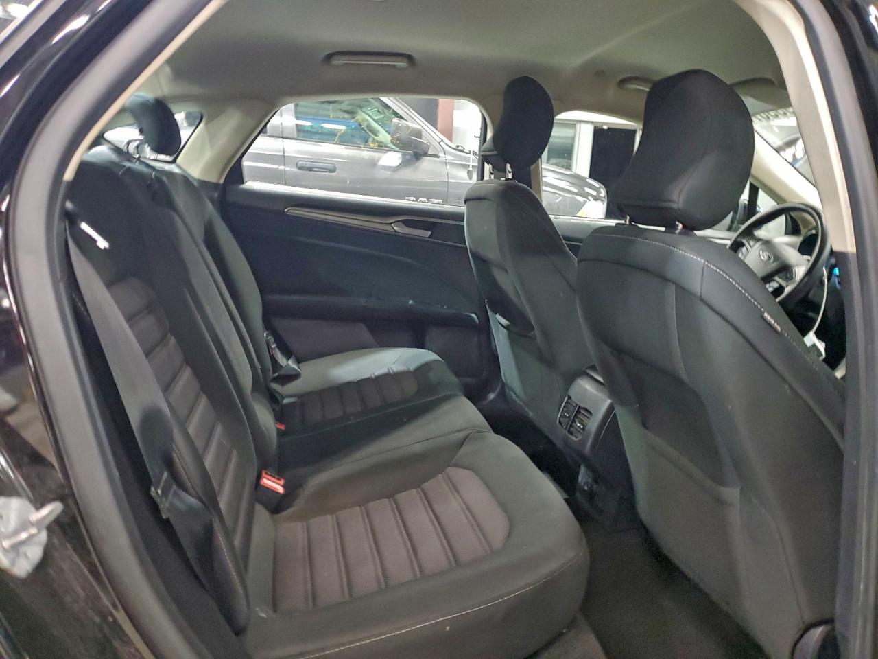 Ford Fusion Se Image 12