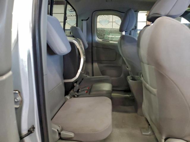 Toyota Tacoma Access Cab Image 12