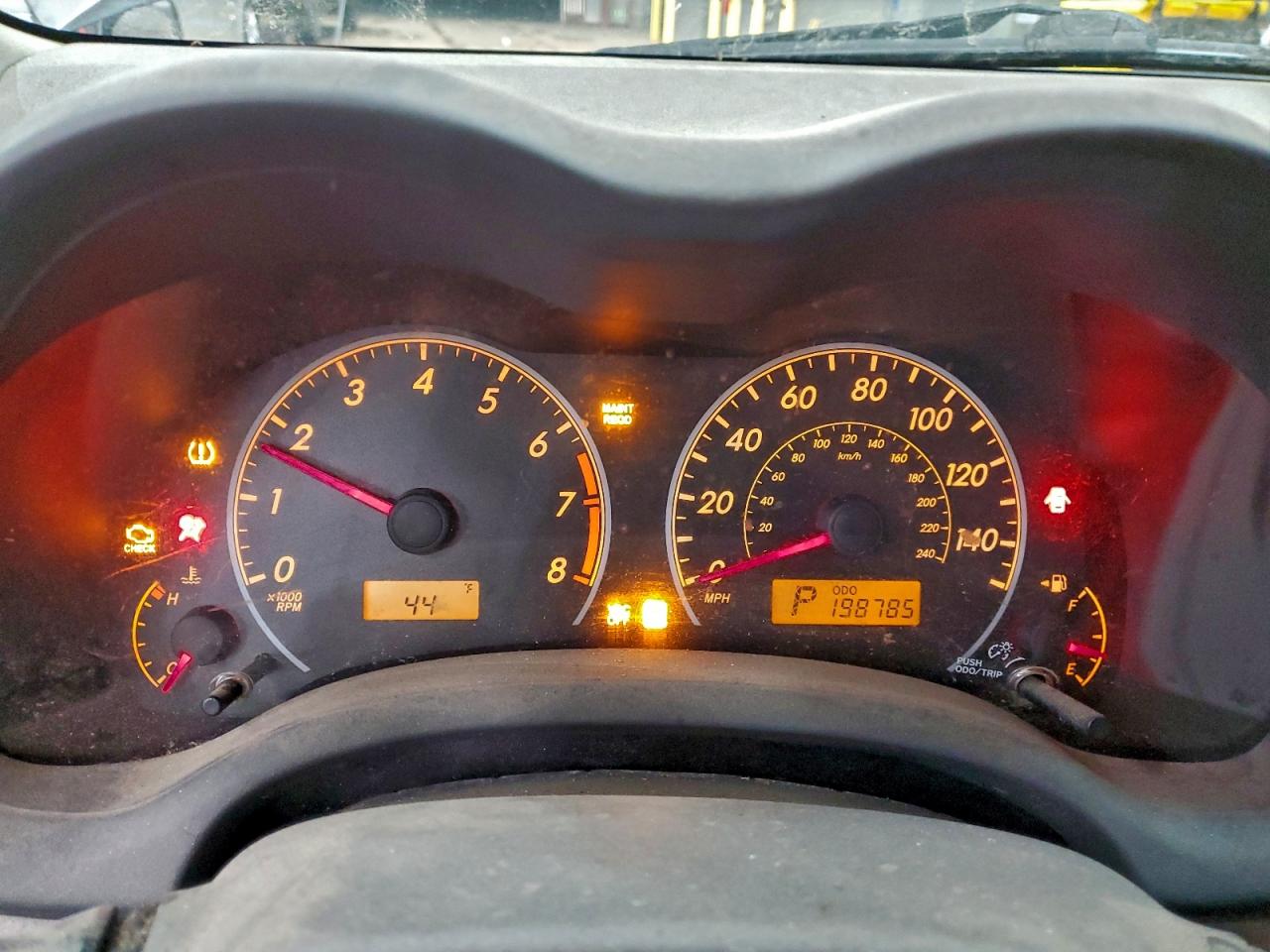 Toyota Corolla Base Image 8