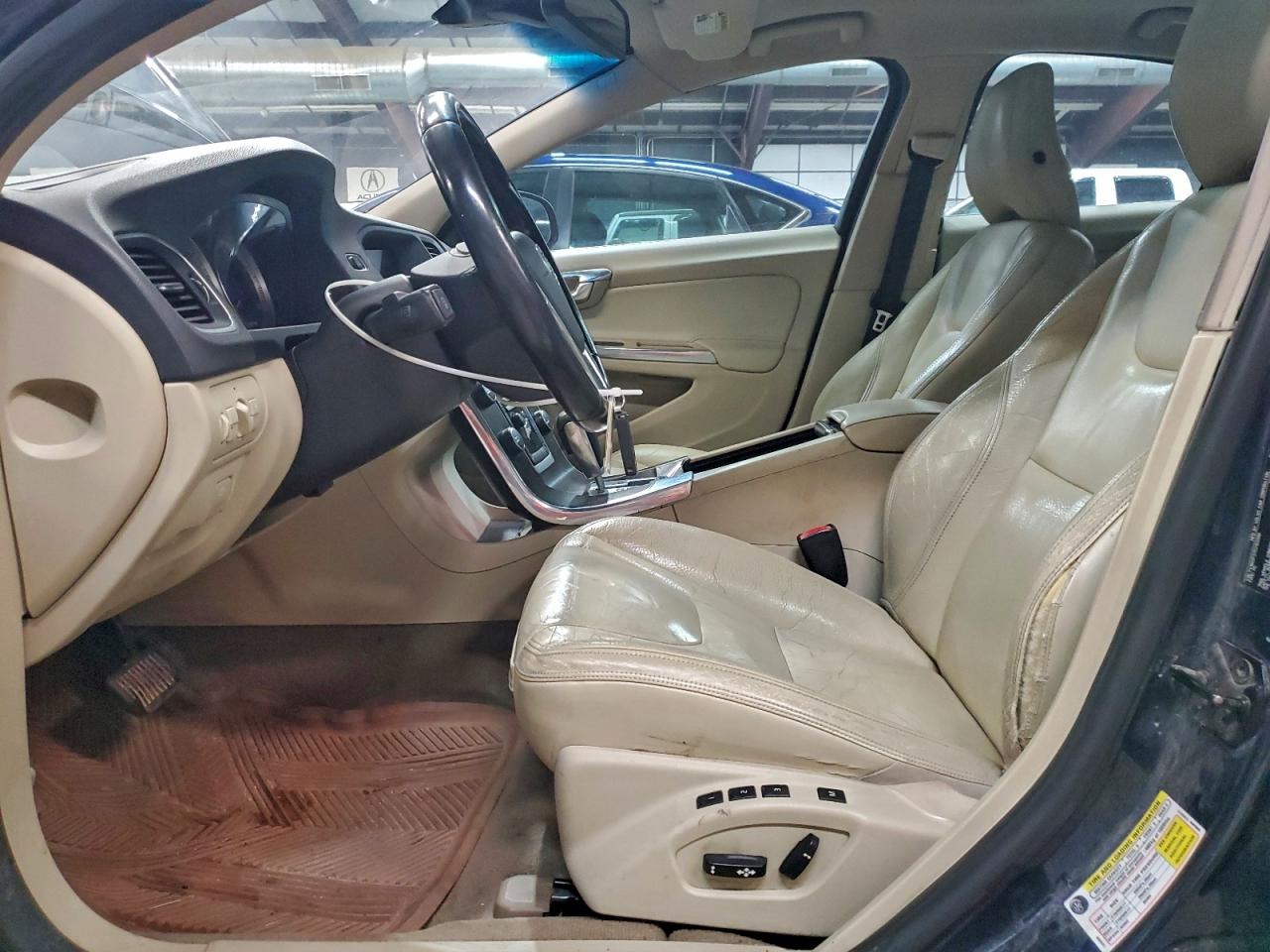 Volvo S60 T5 Image 4