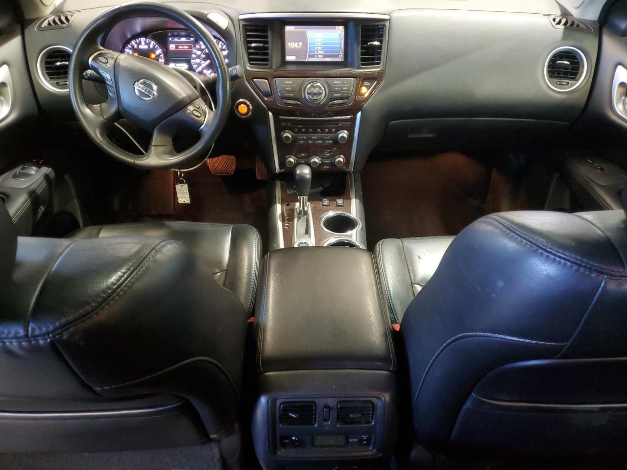 Nissan Pathfinder S Image 6