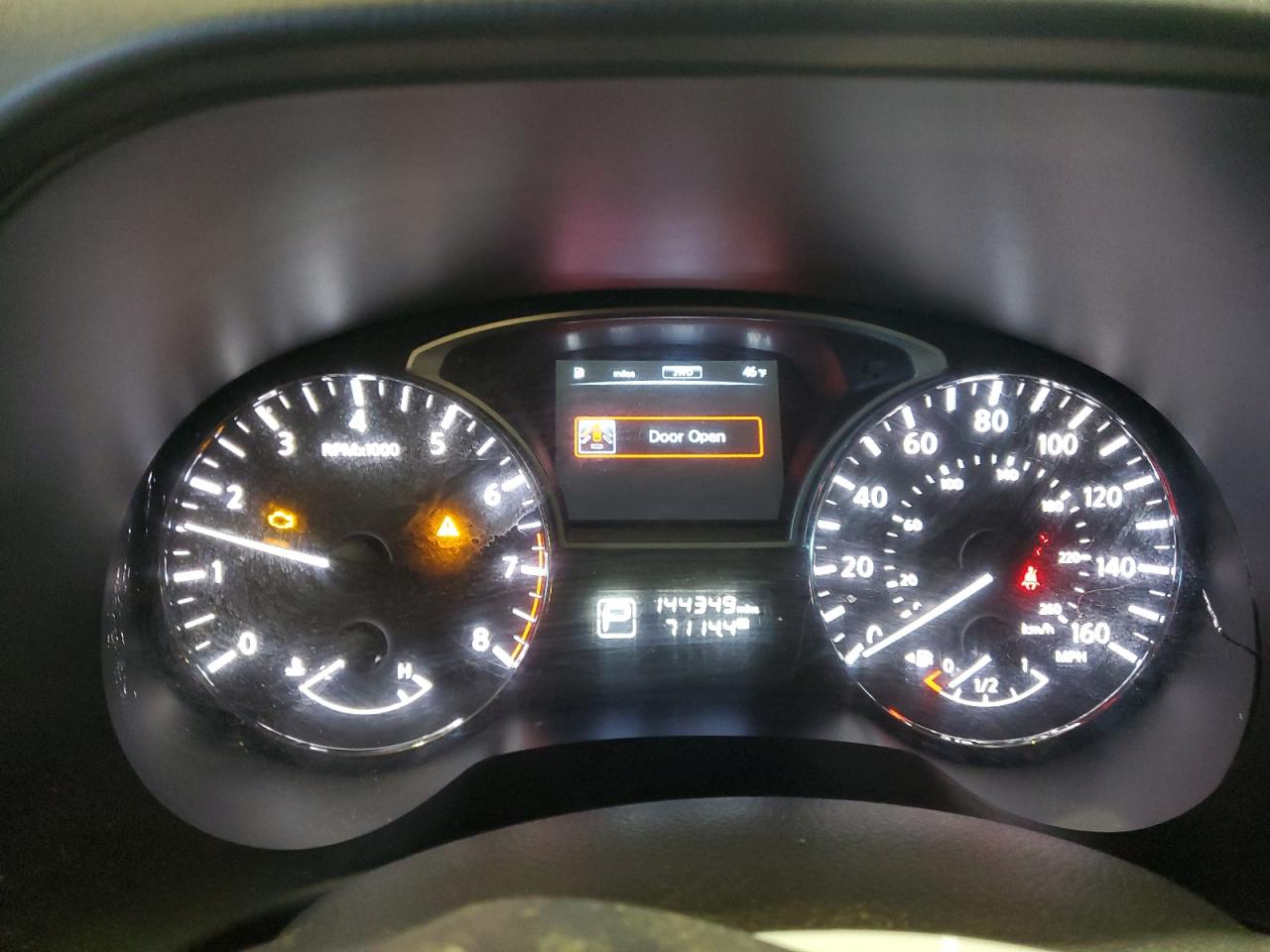 Nissan Pathfinder S Image 4