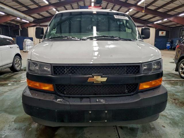 Chevrolet Express Image 5