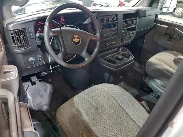 Chevrolet Express Image 3