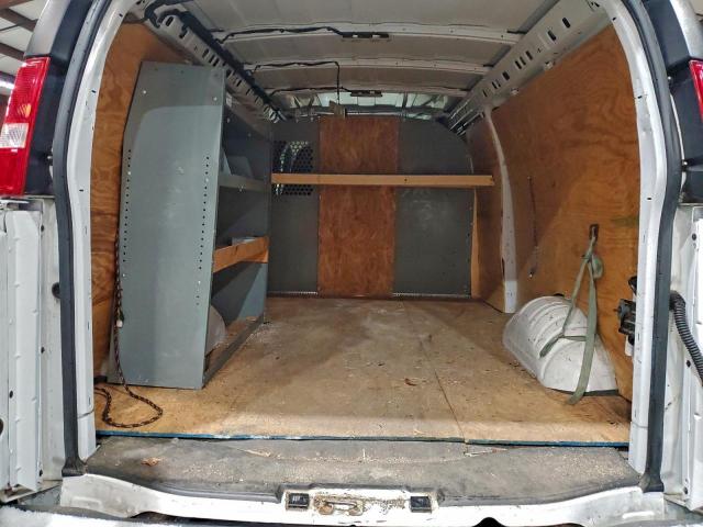 Chevrolet Express Image 6