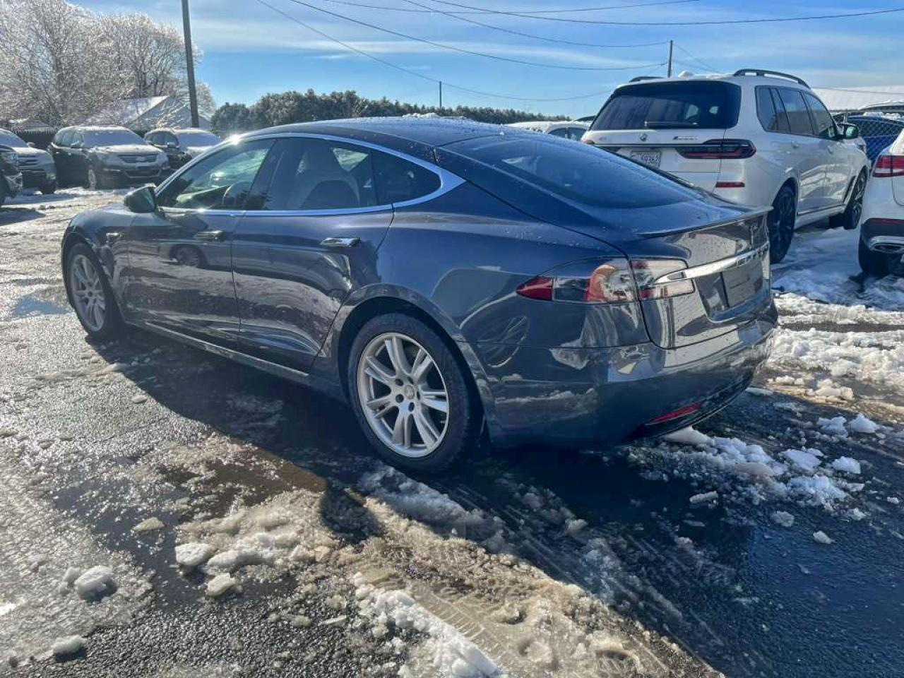 Tesla Model S Image 2