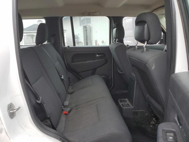 Jeep Liberty Sport Image 6