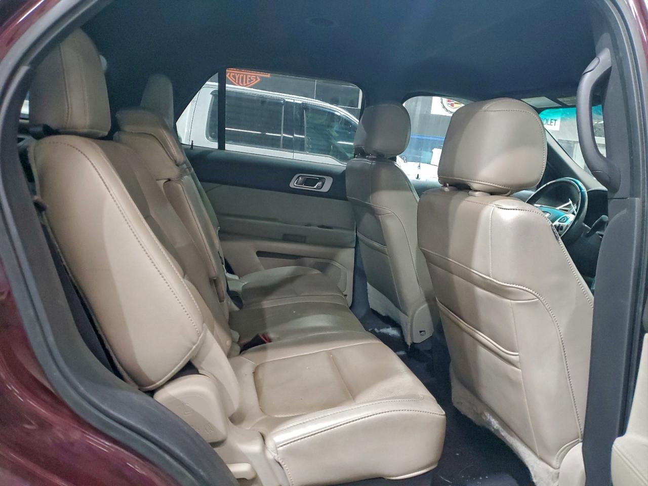 Ford Explorer Limited Image 8