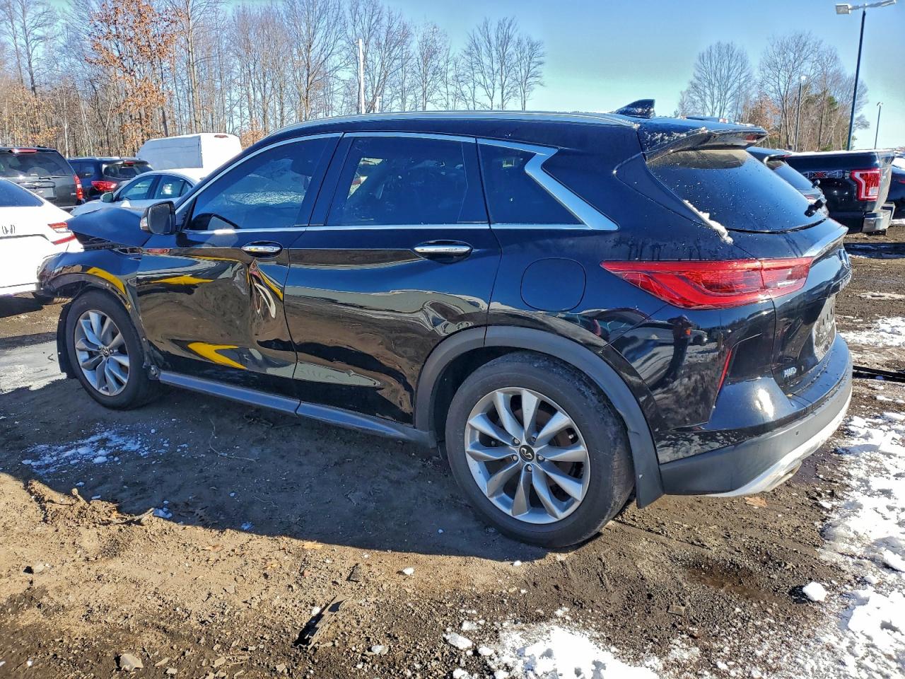 INFINITI Qx Luxe Image 4