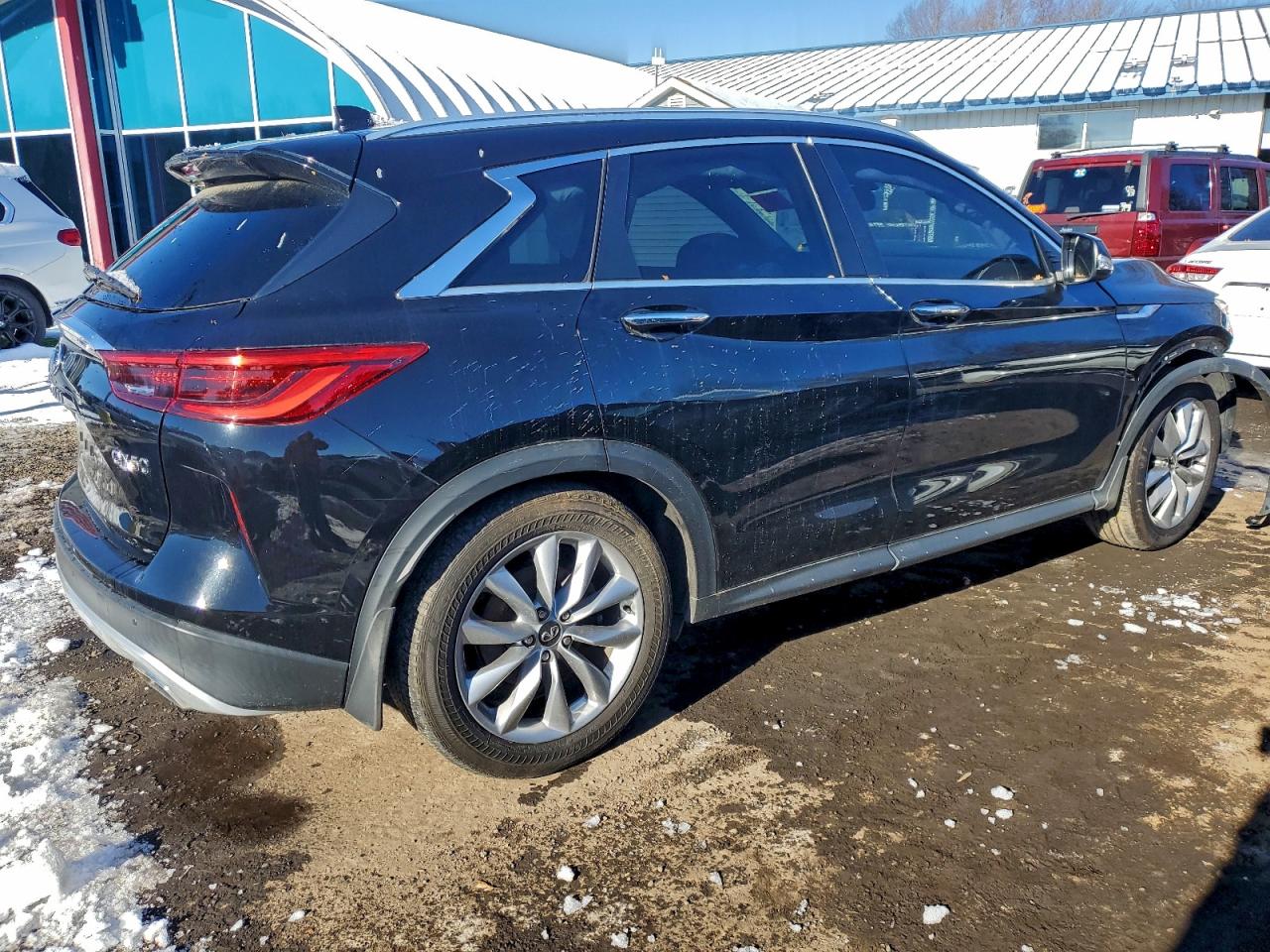 INFINITI Qx Luxe Image 2