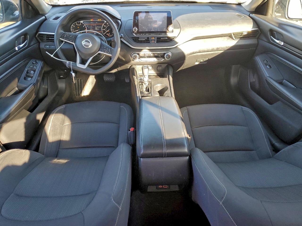 Nissan Altima S Image 8