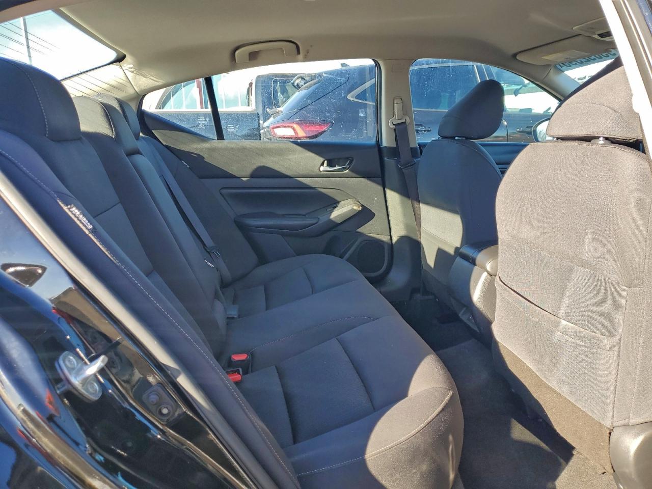 Nissan Altima S Image 11