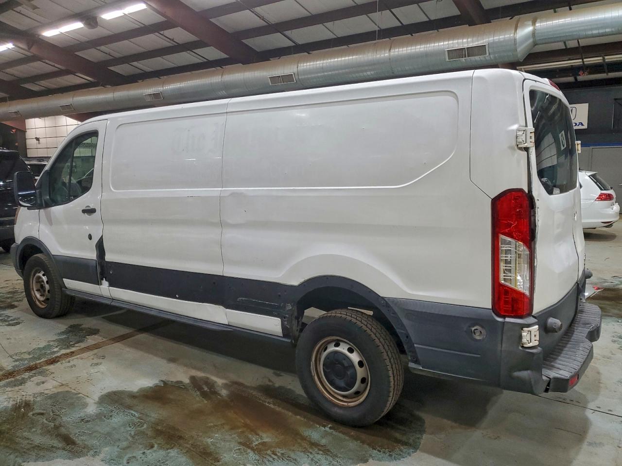 Ford Transit T-350 Image 8