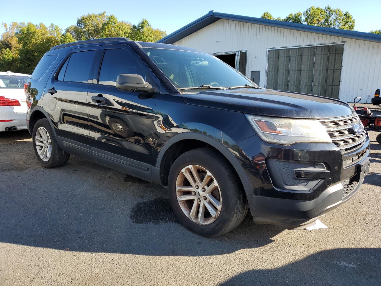 Ford Explorer Image 4