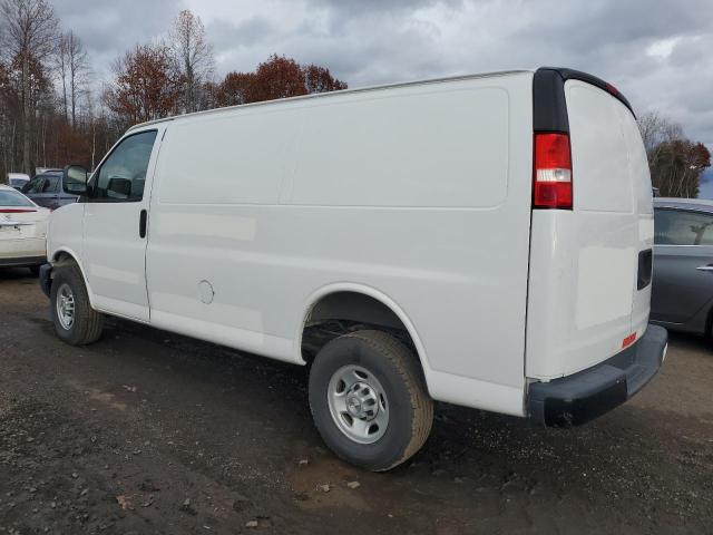 Chevrolet Express Image 3